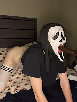 YourFavTwinkie online show from 10-22-25, 06:02