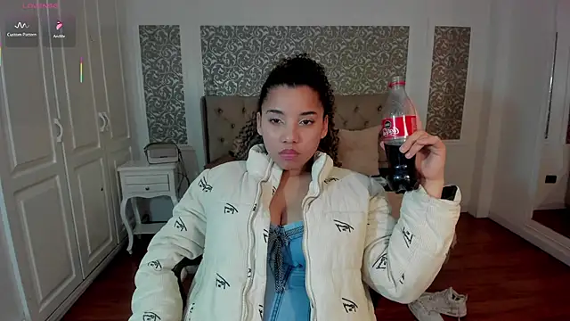 Mayaa ross online show from 09-15-25, 01:38