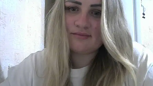 Snapshot of Honeydew-Waves chatting on 06-22-26, 06:49 Honeydew-Waves online show from 06-22-26, 06:49