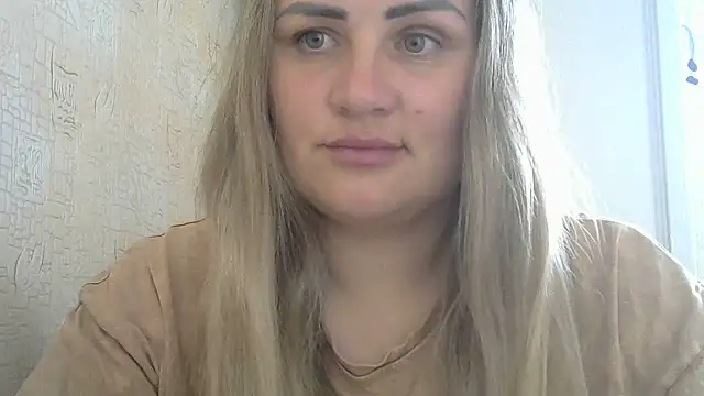 Snapshot of Honeydew-Waves chatting on 07-28-26, 06:42 Honeydew-Waves online show from 07-28-26, 06:42