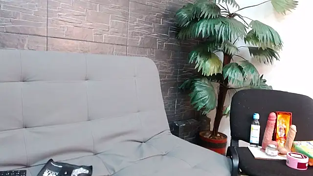 Snapshot of brendamaz chatting on 03-12-25, 03:40 brendamaz online show from 03-12-25, 03:40