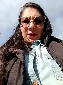 Snapshot of VALERY-03_ chatting on 05-12-26, 12:02 VALERY-03 online show from 05-12-26, 12:02