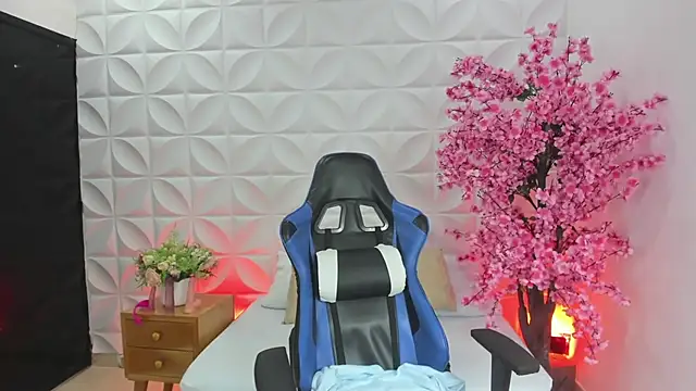 Snapshot of angelica_dymond chatting on 12-10-24, 07:00 angelica dymond online show from 12-10-24, 07:00
