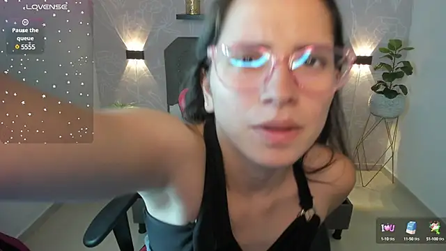 Snapshot of angelica_dymond chatting on 12-31-24, 12:04 angelica dymond online show from 12-31-24, 12:04