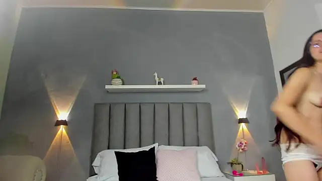 Snapshot of angelica_dymond chatting on 01-03-25, 10:19 angelica dymond online show from 01-03-25, 10:19