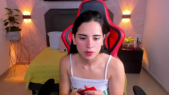 Snapshot of angelica_dymond chatting on 02-07-25, 12:17 angelica dymond online show from 02-07-25, 12:17