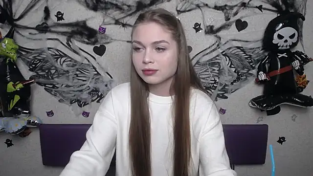 LaraPika online show from 10-25-25, 05:08