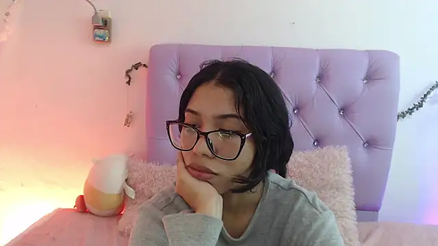 AmberJeong online show from 01-25-25, 03:09