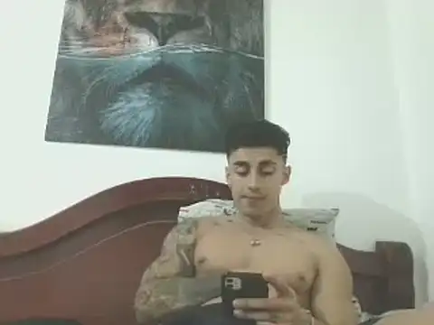 Snapshot of Danifornari chatting on 03-08-25, 09:51 Danifornari online show from 03-08-25, 09:51