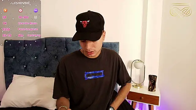 Amadeo Wild online show from 12-06-24, 02:02