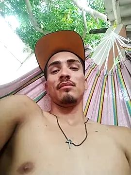 Snapshot of jeremy_scott chatting on 09-24-25, 07:50 jeremy scott online show from 09-24-25, 07:50