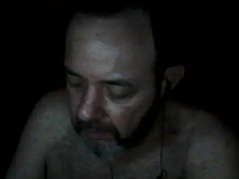Snapshot of Leocesar37 chatting on 09-16-25, 06:25 Leocesar37 online show from 09-16-25, 06:25