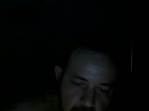 Snapshot of Leocesar37 chatting on 09-18-25, 06:10 Leocesar37 online show from 09-18-25, 06:10