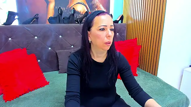 LauraSin online show from 04-15-26, 03:24