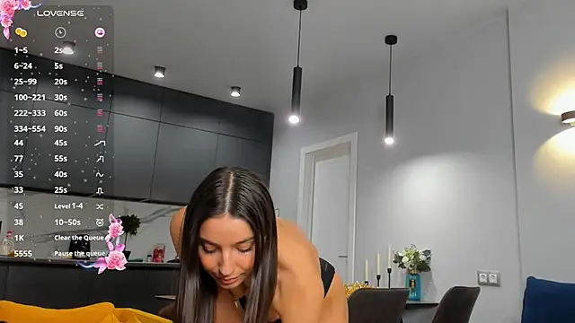 Snapshot of Maria__Candy chatting on 02-28-25, 01:47 Maria  Candy online show from 02-28-25, 01:47