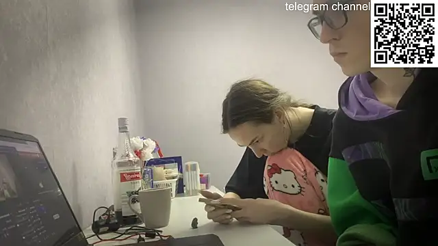 Alex17am online show from 12-14-25, 01:38