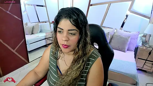 Snapshot of laris_park chatting on 01-02-25, 04:41 laris park online show from 01-02-25, 04:41