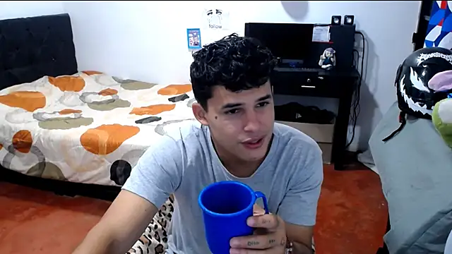 Snapshot of freddy_romas chatting on 06-07-26, 02:21 freddy romas online show from 06-07-26, 02:21
