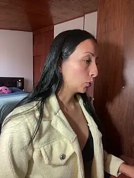 yaralyminjo2 online show from 02-21-25, 01:33