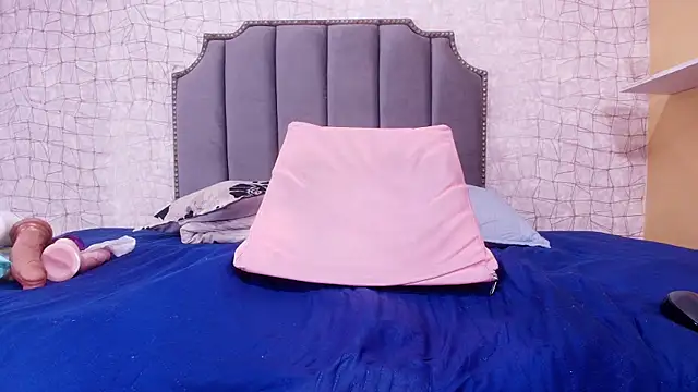 Snapshot of luce_williams chatting on 03-15-25, 01:19 luce williams online show from 03-15-25, 01:19