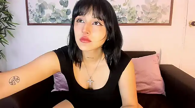 Snapshot of HiromiChan_ chatting on 12-12-24, 05:20 HiromiChan online show from 12-12-24, 05:20