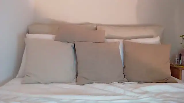 Gia Ferh online show from 09-11-25, 01:49