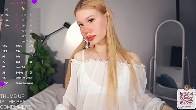 Snapshot of ZaraDudley chatting on 03-06-25, 06:26 ZaraDudley online show from 03-06-25, 06:26