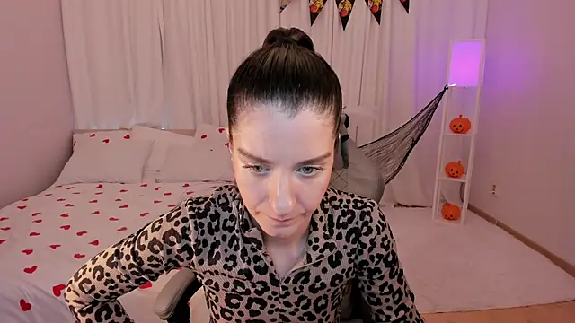 Snapshot of helentasty chatting on 10-30-25, 03:41 helentasty online show from 10-30-25, 03:41