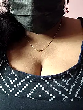 mallu-sumi online show from 11-28-25, 04:15