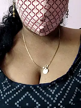 mallu-sumi online show from 05-26-26, 08:43
