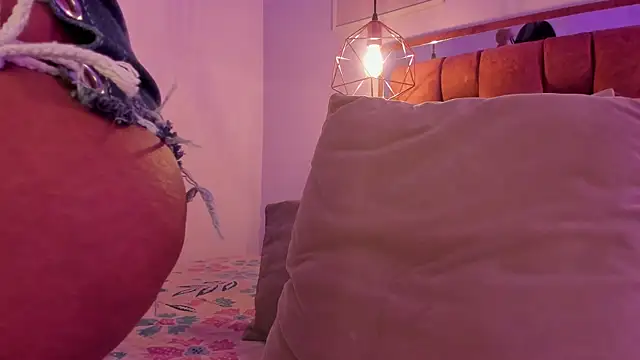 kristakinnky online show from 10-15-25, 01:33