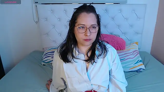 May Carlier online show from 11-25-25, 03:50