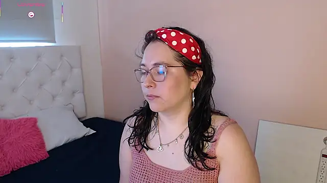 May Carlier online show from 02-05-26, 06:23