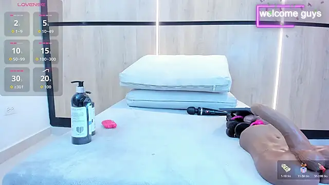 adela chase online show from 11-14-25, 12:53