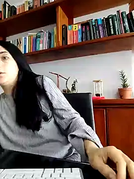 Snapshot of amellie_ros chatting on 12-02-24, 04:42 amellie ros online show from 12-02-24, 04:42