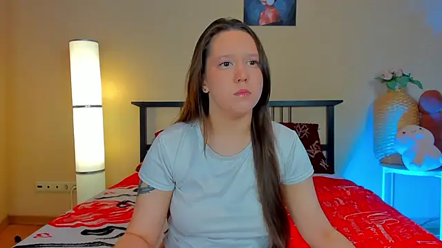 Snapshot of Mira_Karter chatting on 05-31-26, 03:26 Mira Karter online show from 05-31-26, 03:26
