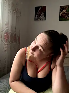 Snapshot of Joannakiss chatting on 11-13-25, 02:05 Joannakiss online show from 11-13-25, 02:05