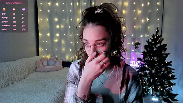 Snapshot of AraCopple chatting on 01-09-25, 09:58 AraCopple online show from 01-09-25, 09:58