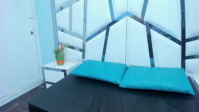 Lucy White   online show from 11-02-25, 07:38