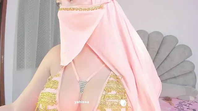 Snapshot of Amaltea chatting on 10-12-25, 09:36 Amaltea online show from 10-12-25, 09:36