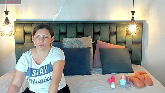 Snapshot of angelswets chatting on 03-11-25, 02:18 angelswets online show from 03-11-25, 02:18