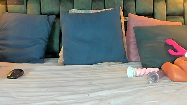 Snapshot of angelswets chatting on 03-11-25, 05:24 angelswets online show from 03-11-25, 05:24