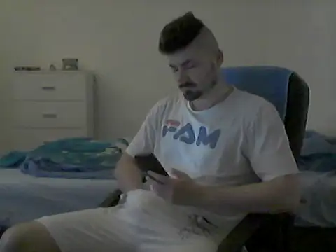 Snapshot of Hkl95555 chatting on 10-13-25, 04:45 Hkl95555 online show from 10-13-25, 04:45