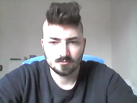 Snapshot of Hkl95555 chatting on 11-02-25, 02:19 Hkl95555 online show from 11-02-25, 02:19