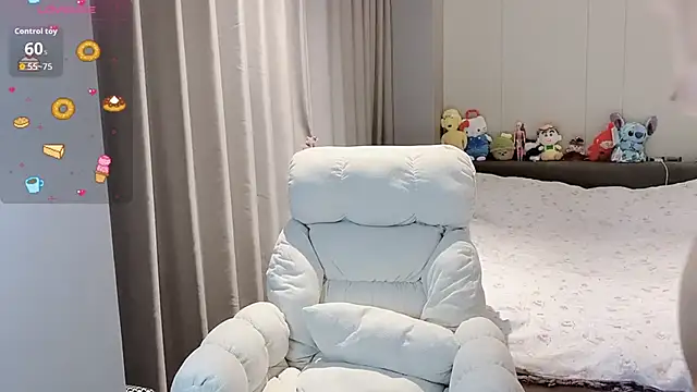 qiqi-666 online show from 09-18-25, 11:01