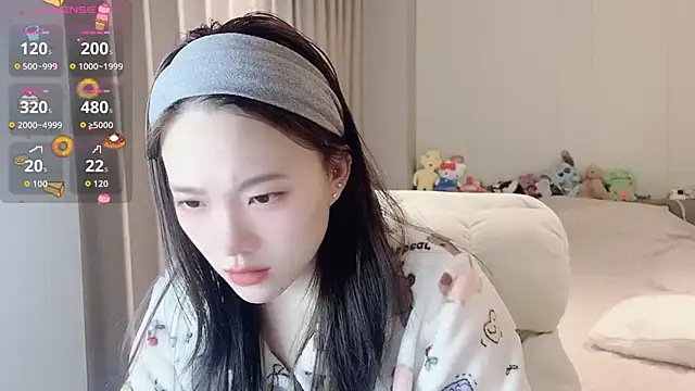 qiqi-666 online show from 02-06-26, 06:51