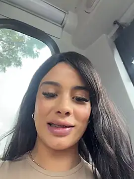 Snapshot of Tusumisahot chatting on 11-11-25, 04:51 Tusumisahot online show from 11-11-25, 04:51