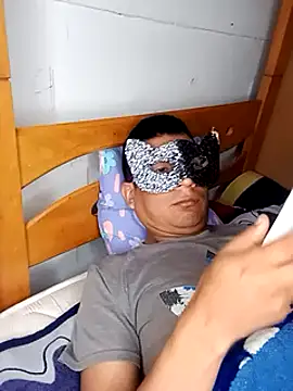 PequeArely online show from 12-04-24, 02:37