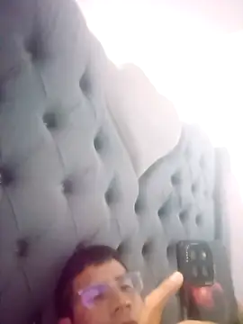 PequeArely online show from 01-04-25, 03:29