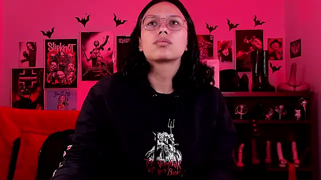 lilith-deveraux online show from 04-13-26, 03:45